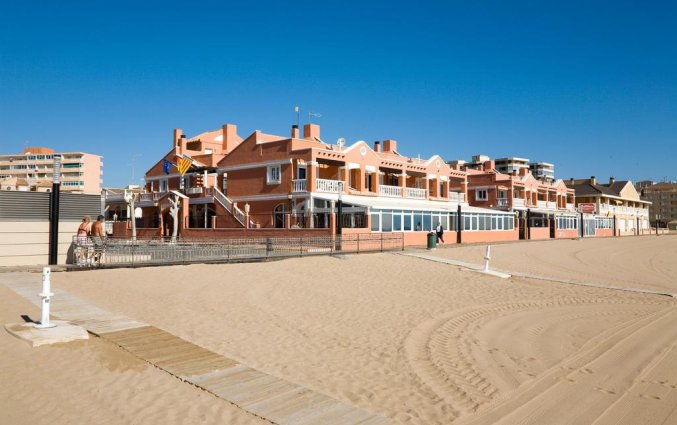 Hotel Lloyds Beach Club